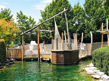 Das Bild zeigt das Piratenschiff im Familypark St. Margarethen, Österreich.