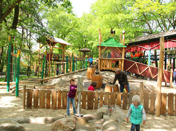 Das Bild zeigt den Affenspielplatz im Tier- und Freizeitpark Thüle, Friesoythe.
