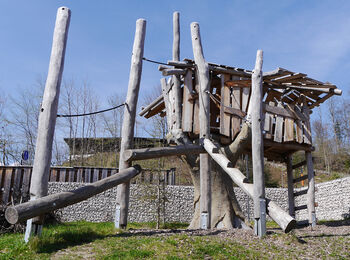 Das Bild zeigt die  Spielanlage Haus der Berge im Nationalparkzentrum Berchtesgaden.